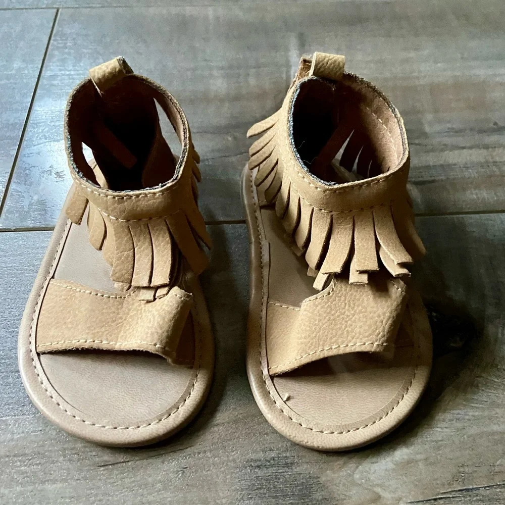 Old Navy Tan Sueded Fringe Gladiator Sandals